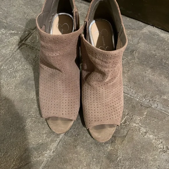 Women's Suede Ankle Boots - Picture 3 of 4